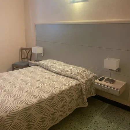 Les Calanques Hotel *